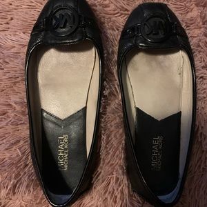 Michael Kors Lillie logo ballet flat